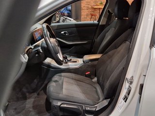 BMW 320d Touring*LED*Live Cockpit*Navi*Klimaauto* - photo 8