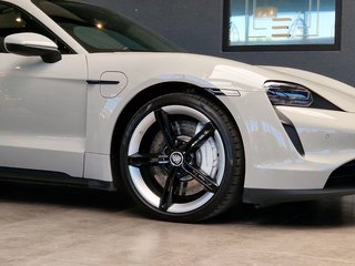 Porsche Taycan Panorama*Kamera*CarPlay*Navi* - foto 5