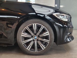 BMW 320d Sport Line*Head Up*Harman-Kardon*360°Kamera - bilder 9