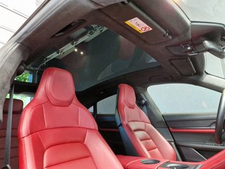 Porsche Taycan Panorama*Kamera*CarPlay*Navi* - bilder 16