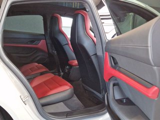 Porsche Taycan Panorama*Kamera*CarPlay*Navi* - bilder 19