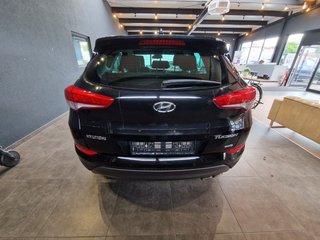 Hyundai TUCSON Intro Edition 1,6TGDI 4WD*Navi*Xenon* - foto 8