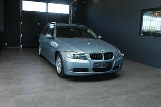 BMW 320i Touring *Automatik*Navi*BT*Kamera*PDC*SHZ - bilder 1