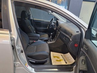 Toyota Avensis Kombi 2.0*XENON*TEMPMT*EINPARKHILFE*SHZ - photo 1