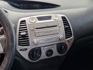 Hyundai i20 1,4CRDi BlueDrive*AHK*SPORTSITZE*RADIO*CD - photo 1