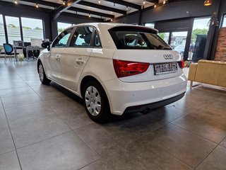 Audi A1 Sportback 1,0TFSI*Navi*Klima*PDC* - bilder 8