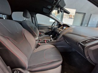 Ford Focus ST-Line 1,5EcoBoost*CARPLAY*PARK-PILOT* - bilder 2