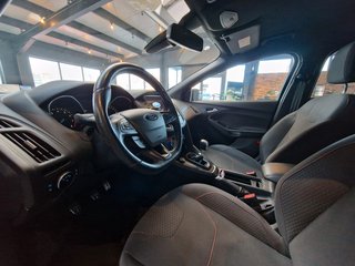 Ford Focus ST-Line 1,5EcoBoost*CARPLAY*PARK-PILOT* - bilder 10