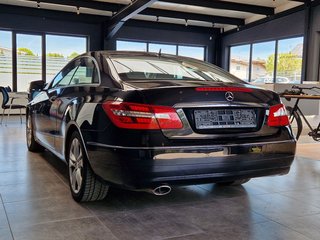Mercedes-Benz E 220d Coupe BlueEfficiency Elegance*AHK*NAVI - foto 5