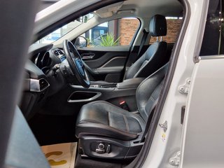 Jaguar F-Pace 25d Prestige AWD*CarPlay*Navi*Kamera - bilder 5