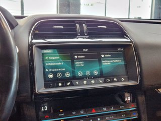 Jaguar F-Pace 25d Prestige AWD*CarPlay*Navi*Kamera - bilder 9