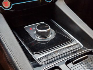 Jaguar F-Pace 25d Prestige AWD*CarPlay*Navi*Kamera - bilder 11