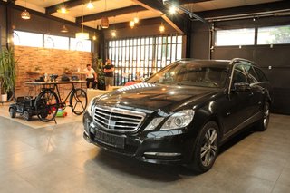 Mercedes-Benz E 300 T*Avantgarde*BlueEfficiency*Comand*SHZ* - photo 1