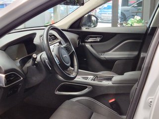 Jaguar F-Pace Black Pack R-Sport 25d AWD*Pano*Meridian* - bilder 8