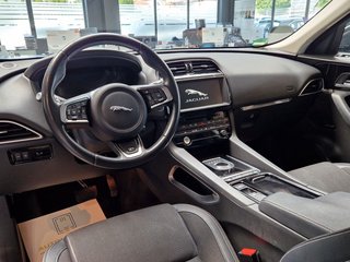 Jaguar F-Pace Black Pack R-Sport 25d AWD*Pano*Meridian* - bilder 9