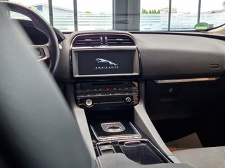 Jaguar F-Pace Black Pack R-Sport 25d AWD*Pano*Meridian* - bilder 10