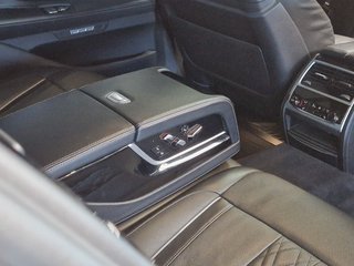 BMW 750Ld xDrive M Sport*Laser*Head Up*360°Kamera* - bilder 17