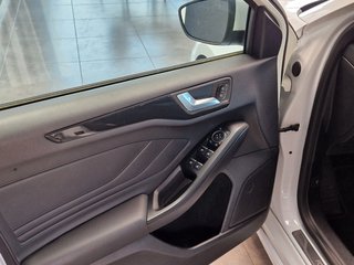 Ford Focus Turnier ST 320PS*KAMERA*AHK*CARPLAY*NAVI - foto 10