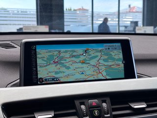 BMW X1 xDrive25d Sport-Line*PANO*AHK*HUD*KAMERA*KEYL - photo 4