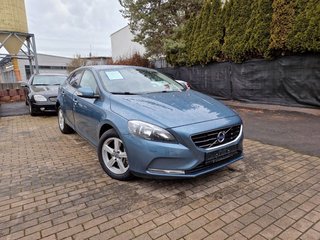 Volvo V40 D3 Kinetic*1.Hand - photo 1