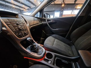 Opel Astra J Edition 1,4Turbo*PDC*AHK*KLIMA*TEMP - foto 8