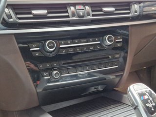BMW X5 M50d Pano*Standhzg*h&k*360° Kamera - foto 13