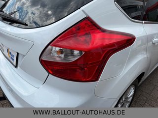 Ford Focus Lim. Titanium*2.HAND*KLIMA*TEMP*SHZ*PD*AHK - bilder 6