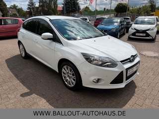 Ford Focus Lim. Titanium*2.HAND*KLIMA*TEMP*SHZ*PD*AHK - bilder 4