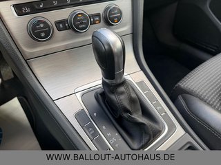 Volkswagen Golf VII Variant*2.HAND*BI-XENON*KLIMA*NAVI*TEMP - bilder 20