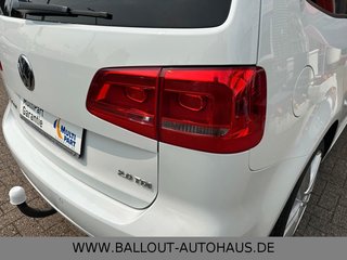 Volkswagen Touran*2.HAND*KLIMA*PANO*TEMPO*AHK*SHZ*BI-XENON* - bilder 5
