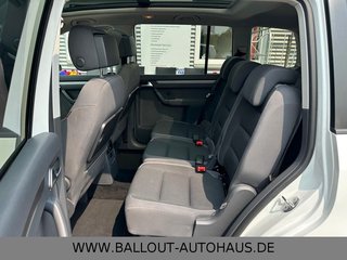 Volkswagen Touran*2.HAND*KLIMA*PANO*TEMPO*AHK*SHZ*BI-XENON* - bilder 18
