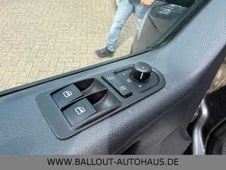 Volkswagen T5 Multivan Startline*2.HAND*KLIMA*AHK*TEMP*STHZ - bilder 10