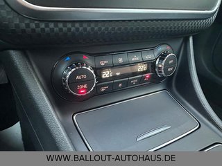 Mercedes-Benz A 220d 4Matic*KLIMA*NAVI*AMG-PAKET*SPUR*TOT*LED* - foto 13