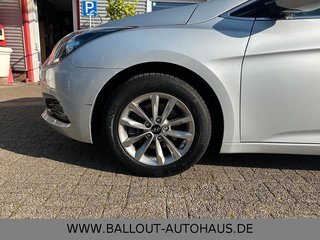 Hyundai i40 cw blue*2.HAND*KLIMA*NAVI*SHZ*TEMPO*LHZ*EU6* - foto 15
