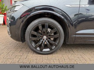 Volkswagen Touareg R-Line 4x4*HUD*SPUR*TOT*DYN*AHK*PAN*STHZ - foto 17