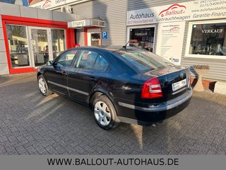 Skoda Octavia Elegance*2.HAND*KLIMA*AHK*TEMPO*NAVI* - foto 7
