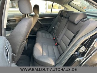 Skoda Octavia Elegance*2.HAND*KLIMA*AHK*TEMPO*NAVI* - foto 4