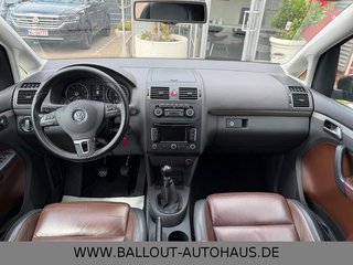 Volkswagen Touran Highline*2.HAND*KLIMA*NAVI*TEMPO*AHK*SHZ* - bilder 5