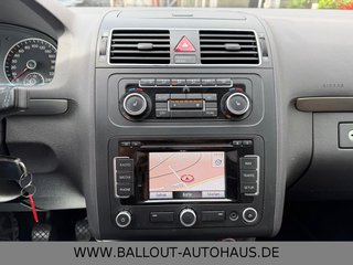 Volkswagen Touran Highline*2.HAND*KLIMA*NAVI*TEMPO*AHK*SHZ* - bilder 15