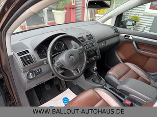 Volkswagen Touran Highline*2.HAND*KLIMA*NAVI*TEMPO*AHK*SHZ* - bilder 23