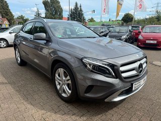 Mercedes-Benz GLA 200*2.HAND*AMG-PAKET*NAVI*BI-XENON* - photo 4
