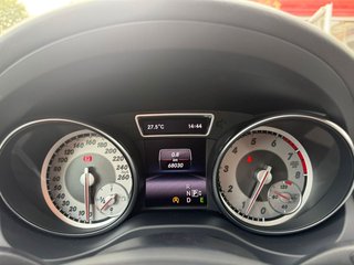 Mercedes-Benz GLA 200*2.HAND*AMG-PAKET*NAVI*BI-XENON* - photo 6