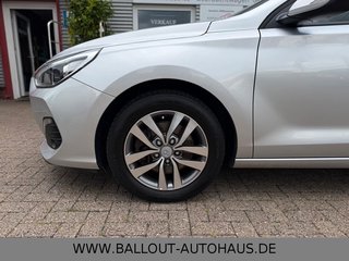 Hyundai i30 cw Trend*1.HAND*KLIMA*NAVI*SPUR*SHZ*KAMERA* - bilder 8