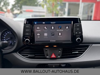Hyundai i30 cw Trend*1.HAND*KLIMA*NAVI*SPUR*SHZ*KAMERA* - bilder 17