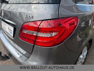 Mercedes-Benz B 180 CDI*KLIMA*NAVI*TEMPO*BI-XENON*SHZ*AHK*PDC* - foto 8