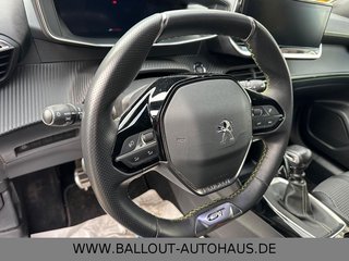 Peugeot 2008 GT*1.HAND*LED*ACC*KAMERA*DIG.COCKPIT* - photo 2