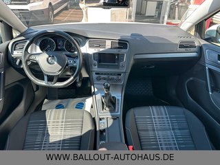 Volkswagen Golf VII Lim. Lounge*1.HAND*KLIMA*AHK*TEMP*EURO6 - bilder 1