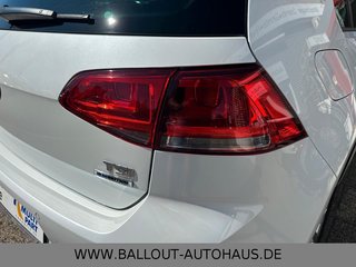 Volkswagen Golf VII Lim. Lounge*1.HAND*KLIMA*AHK*TEMP*EURO6 - bilder 8