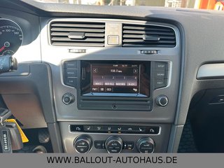 Volkswagen Golf VII Lim. Lounge*1.HAND*KLIMA*AHK*TEMP*EURO6 - bilder 15