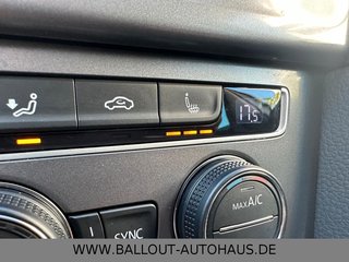 Volkswagen Golf VII Lim. Lounge*1.HAND*KLIMA*AHK*TEMP*EURO6 - bilder 16
